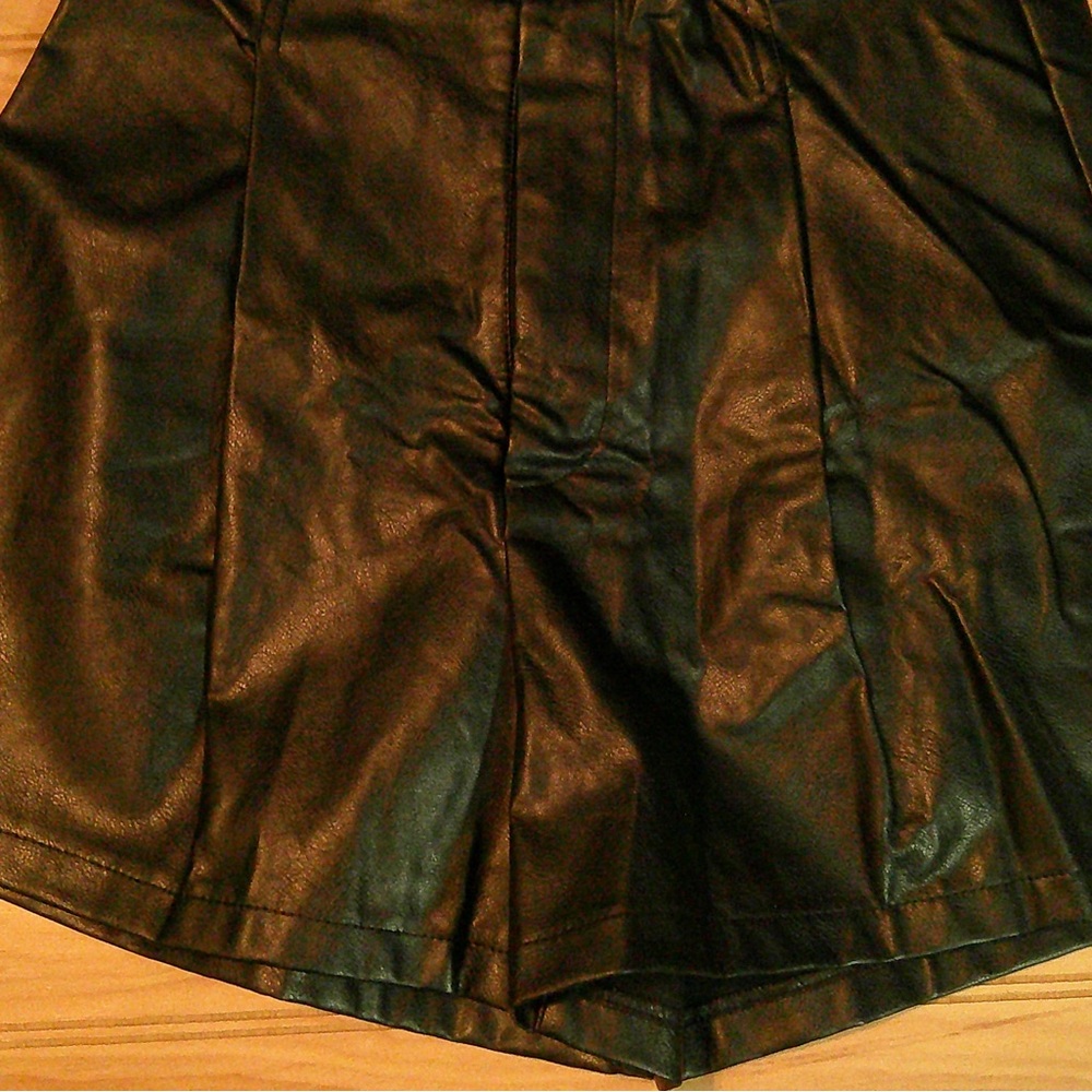 SHEIN Black Faux Leather High Waisted Pleated Shorts | Size M - Picture 3 of 8